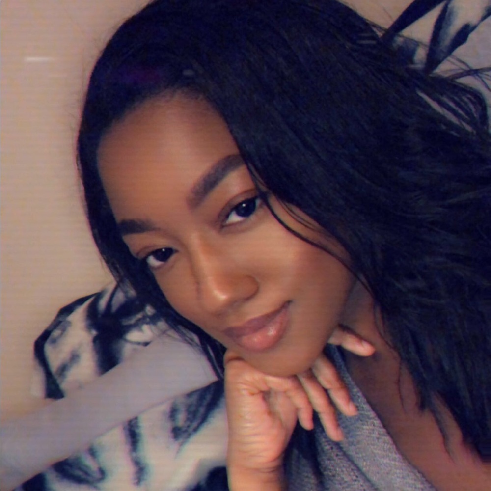 Meet your Posher, Naysha